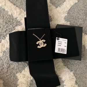 ✨SOLD✨Authentic Chanel costume jewelry necklace